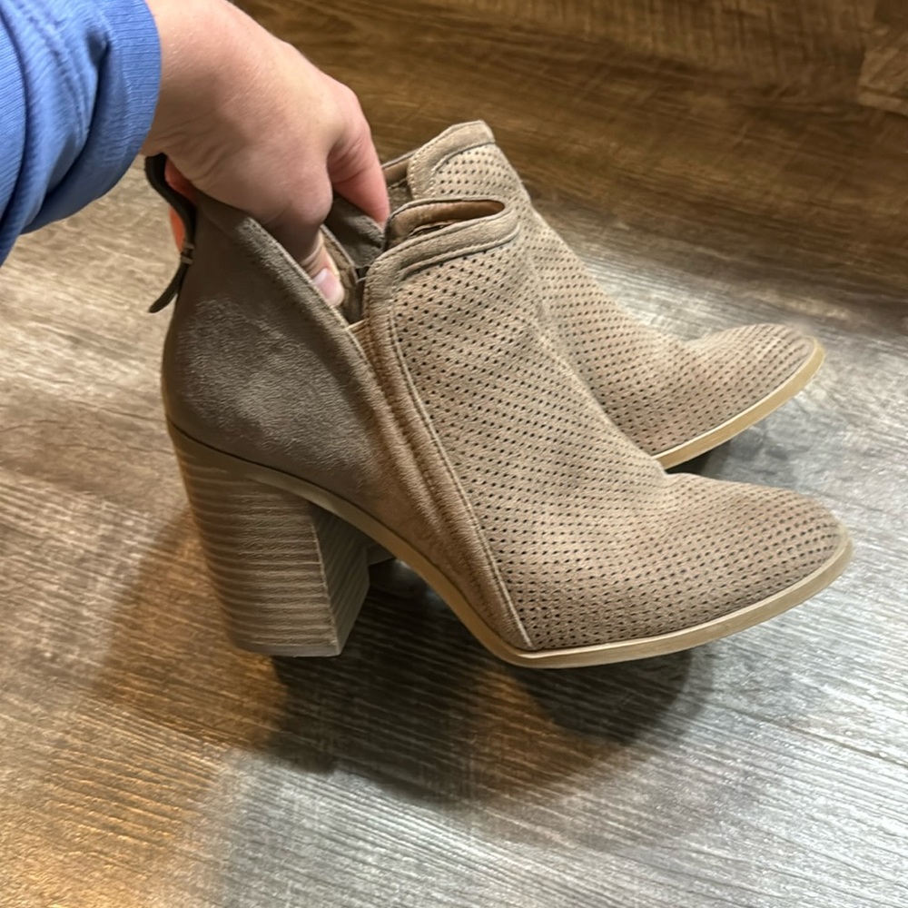 Steve Madden Perforated Heeled Brown Booties
